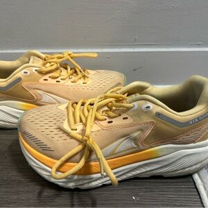 Altra Women's Athletic Shoes in Yellow and Orange